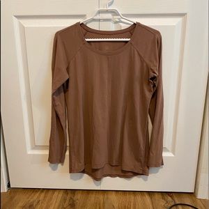 long sleeve lululemon shirt